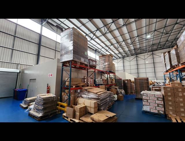 3,234M² WAREHOUSE TO LET IN COSMO BUSINESS PARK